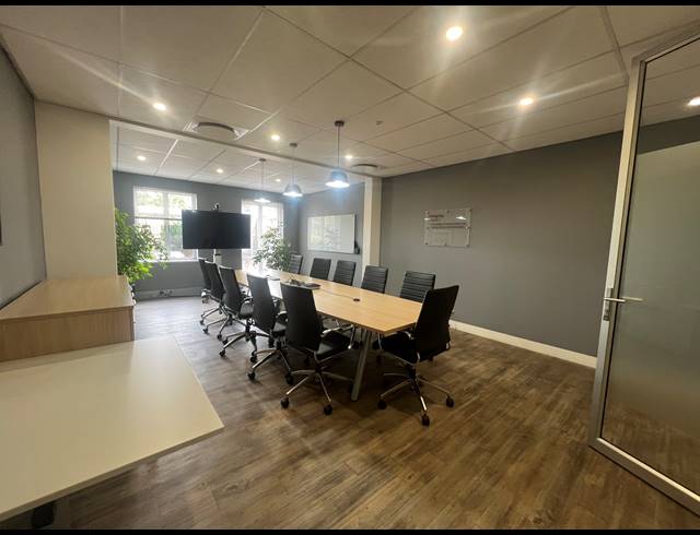 424M² OFFICE TO LET IN SANDTON CENTRAL